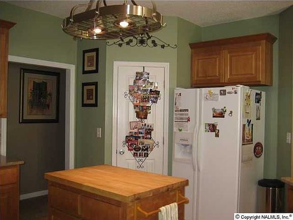5th image of 319 Holly Springs Dr