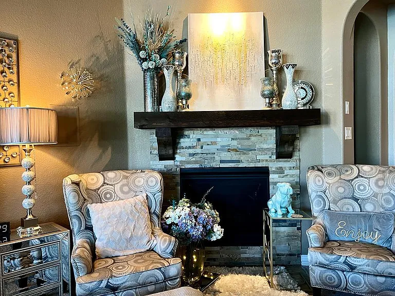 Living room with Gas fireplace