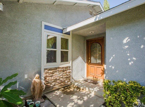 4th image of 837 Bradford St