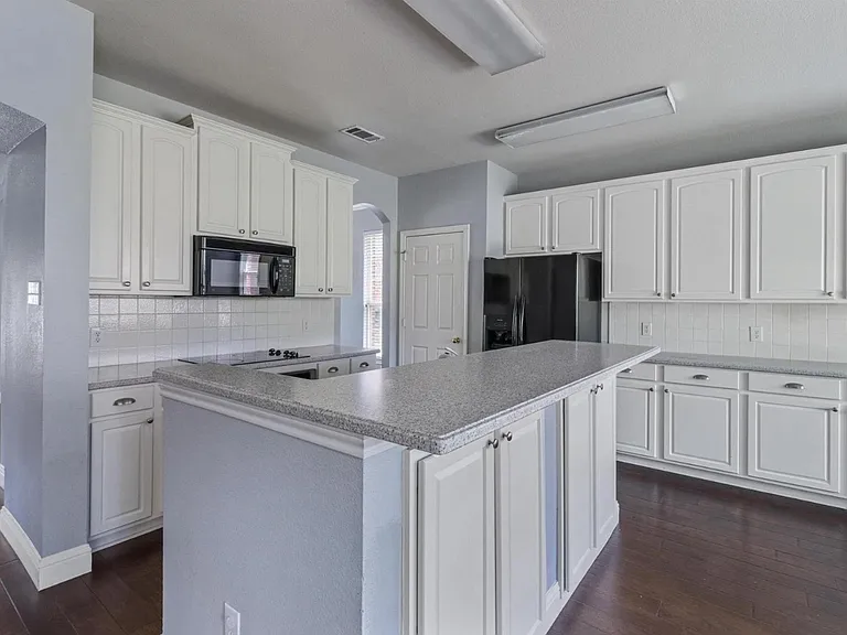 9669 Plains Cir — Photo 12