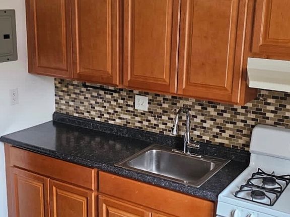 5th image of 31 Millers Ln #31C