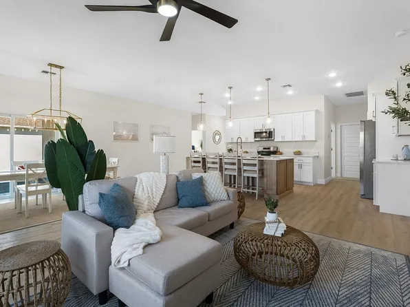 9055 103rd Avenue, Vero Beach, FL 32967