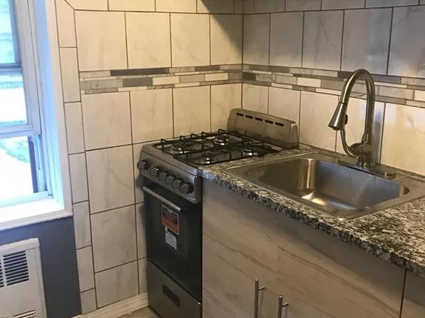 1332 Metropolitan Avenue image 5 of 15