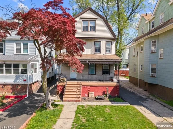 92 N Oraton Pkwy, East Orange, NJ 07017