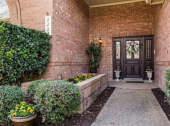 2nd image of 2222 Lorraine Dr