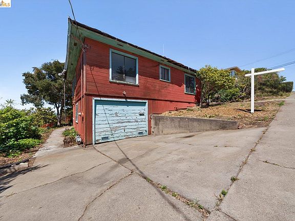 2nd image of 605 Sea View Dr