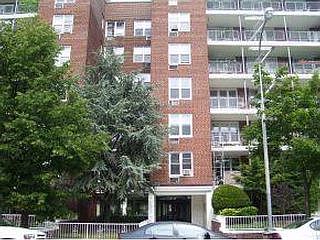 2nd image of 2035 E 7th St