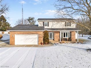 1090 Century Hill St, Louisville, OH