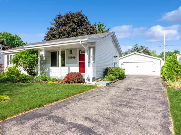 125 Clover DRIVE, Burlington, WI 53105