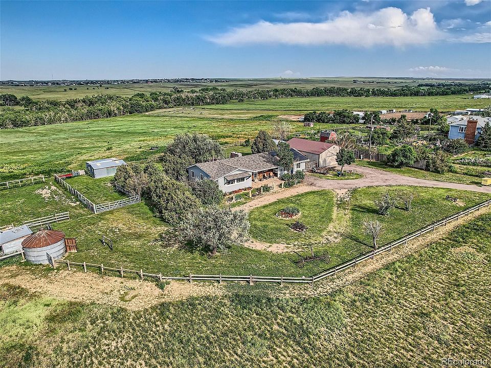 1st image of 870 S Bonnie Lane