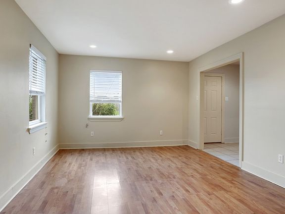 3rd image of 410 22nd St