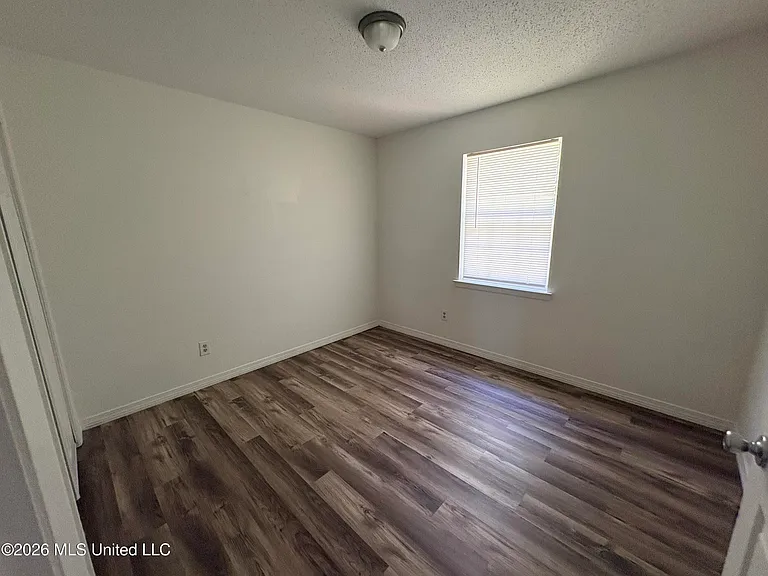 104 Olympic Cir — Photo 6