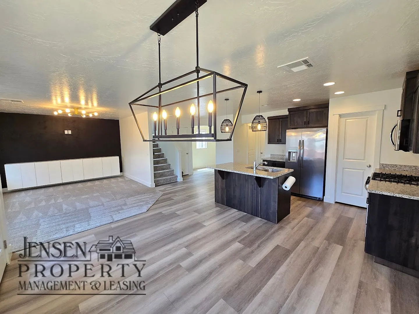 Newer 4 Bedroom Home - Pets Negotiable — Photo 3