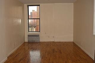2nd image of 756 Pelham Pkwy S APT 6K