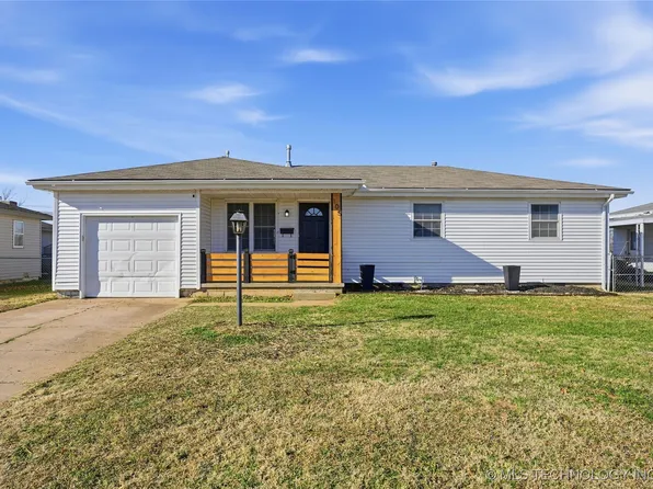 105 W 32nd St S, Sand Springs, OK 74063
