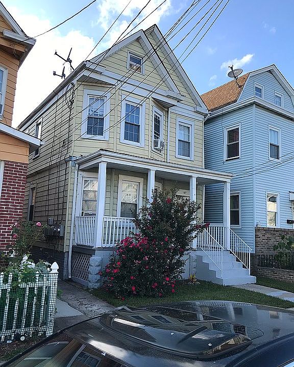 2nd image of 197 Sherman St
