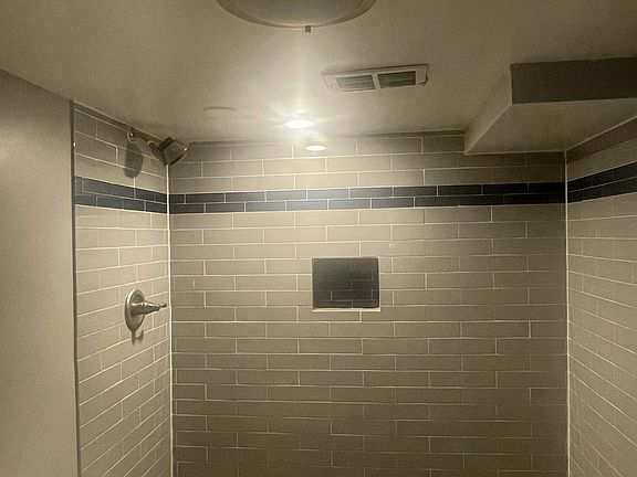 2nd image of 821 Maury Ave #1