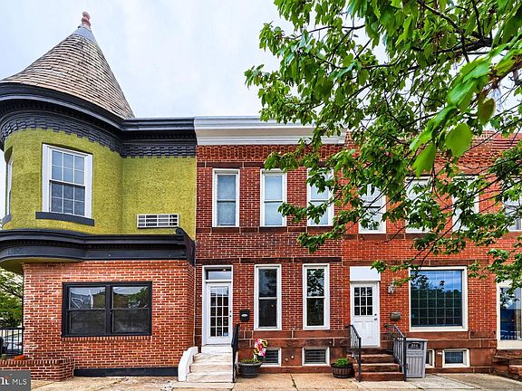 3rd image of 802 E Fort Ave