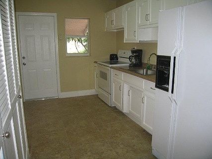 3rd image of 5200 NE 4th Ave