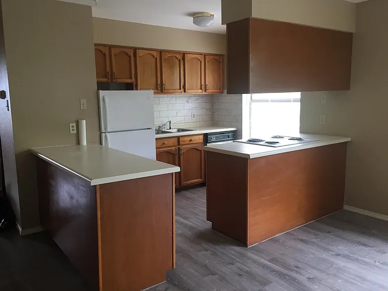 2401 S Sunset Ave — Photo 3