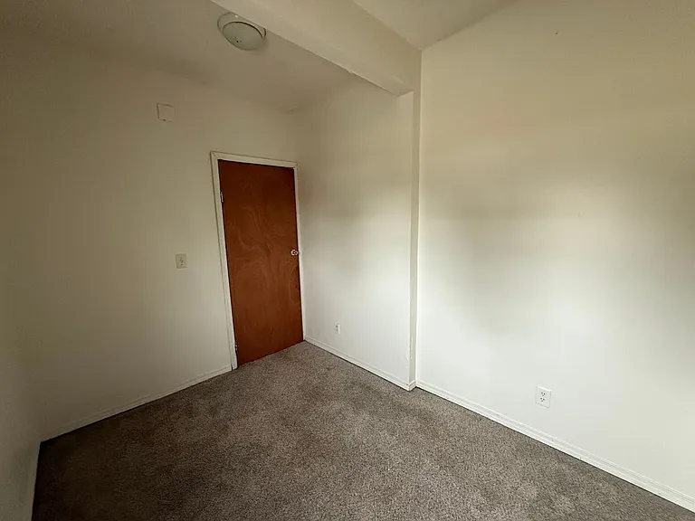 3962-3964 3966 Minnehaha Ave — Photo 17
