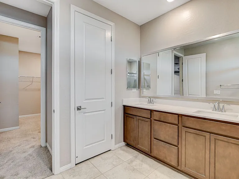 4124 Elegant Chateau St — Photo 35