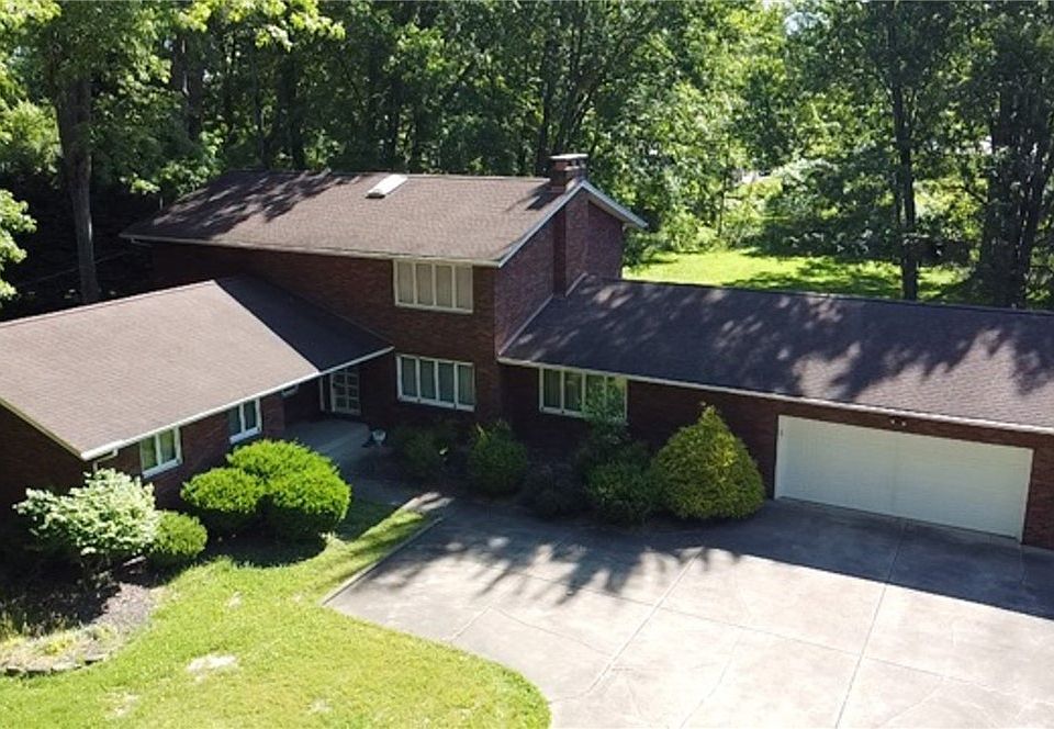 1st image of 7421 W Parkside Dr