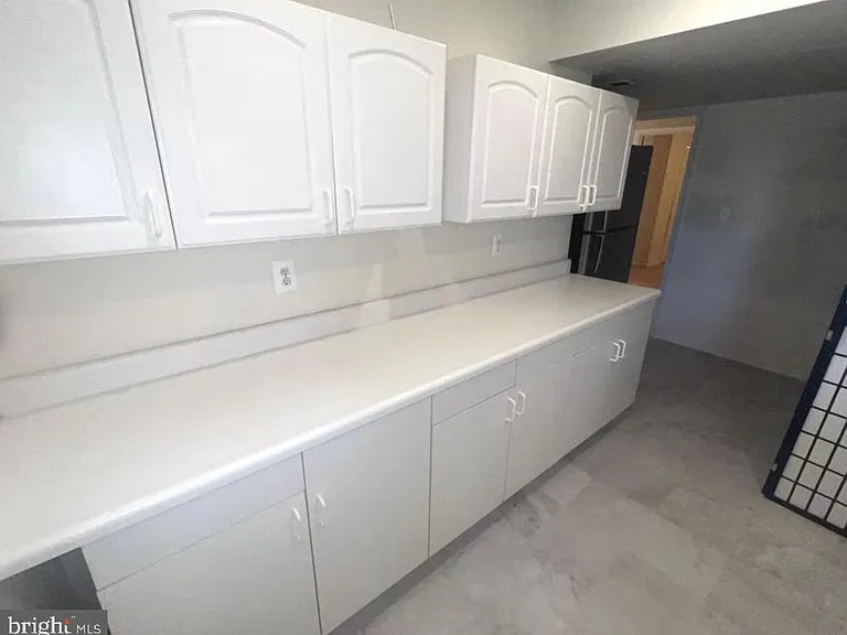 9241 Greenshire Dr — Photo 6