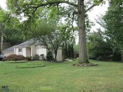 2nd image of 2825 Old Orchard Dr