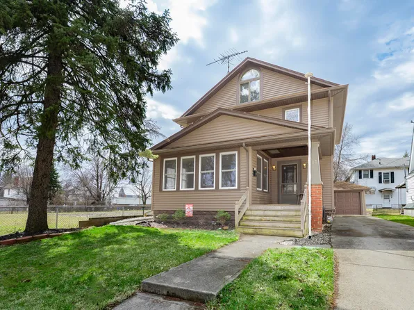 317 N Madriver St, Bellefontaine, OH 43311