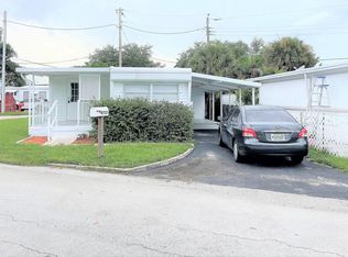 8733 SW 16th Pl, Davie, FL 33324