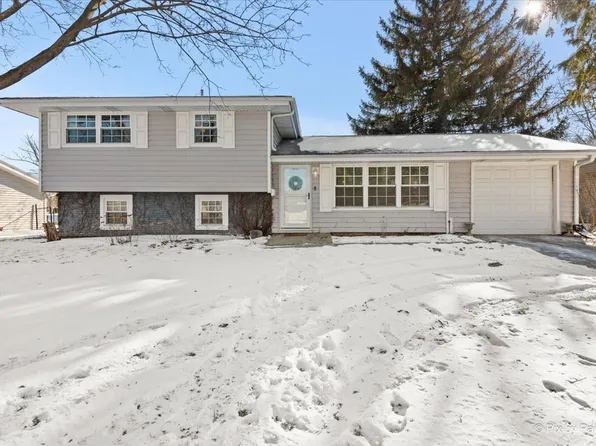 1309 Radcliffe Ln, Schaumburg, IL 60193