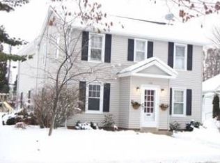 522 Greentree Rd, Kohler, WI 53044