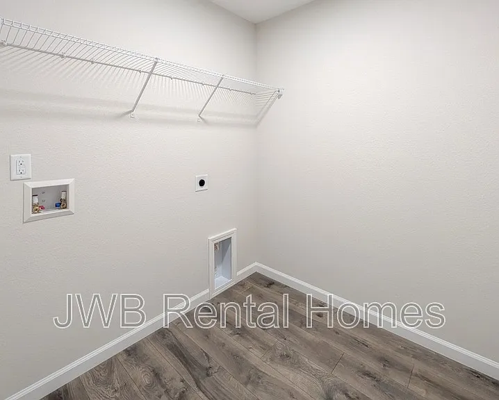 8973 4th Ave — Photo 10