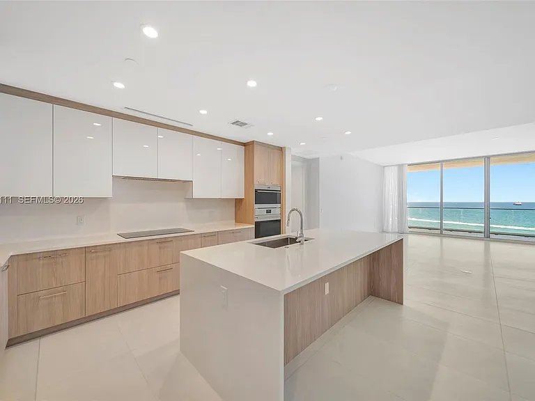 153 N Seabreeze Blvd #801 — Photo 43
