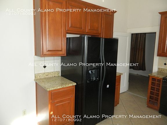 5th image of 410 E Evergreen St APT A