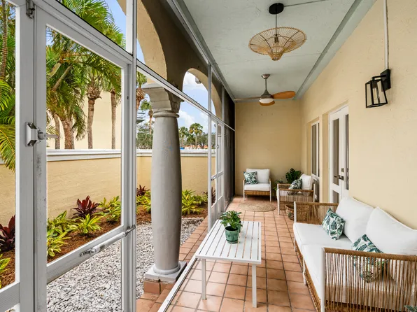 5040 Harmony Cir APT 102, Vero Beach, FL 32967
