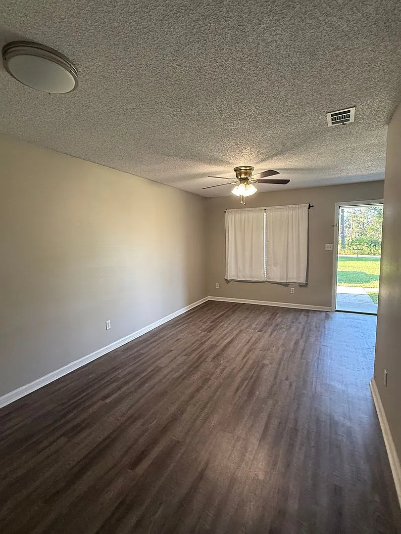 6004 Susan Cir. * — Photo 3