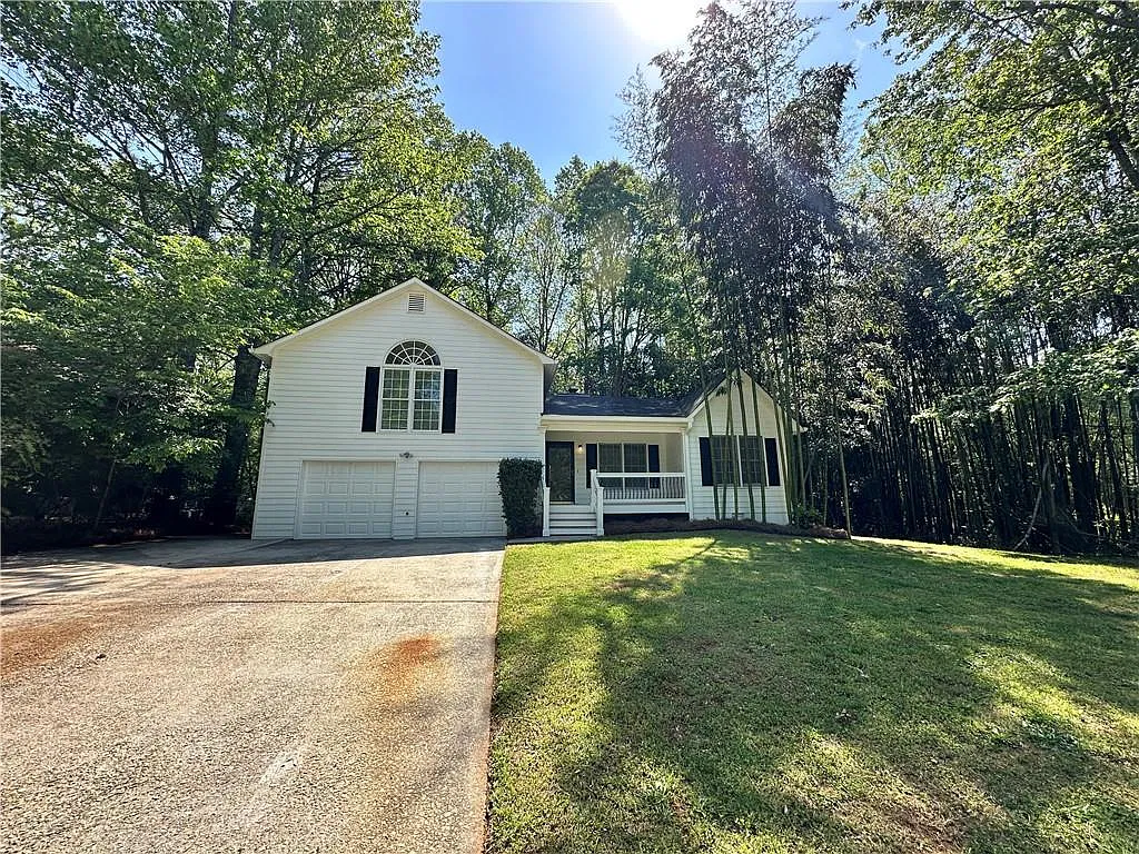 3 bed, 2.0 bath, 1378 sqft, $1,895 — Photo 2