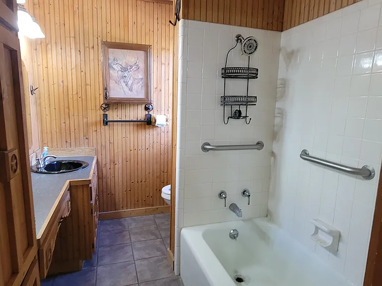 1204 Lakeside Dr W — Photo 10
