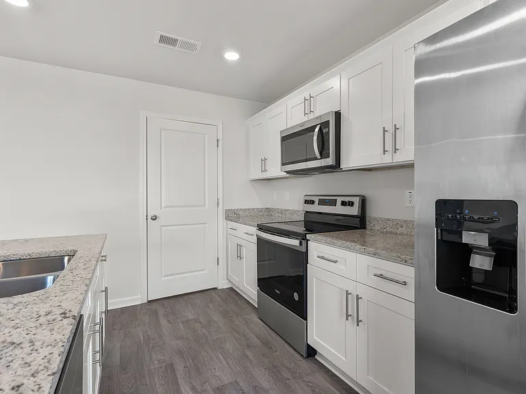 109 W Farm Loop — Photo 18