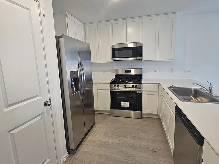 2304 Blizzard Dr — Photo 20