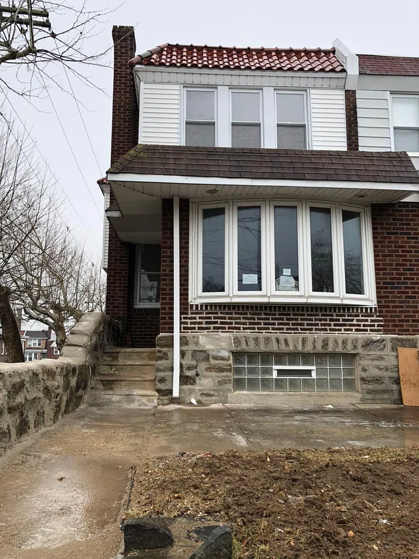 3160 Unruh Ave photo 1
