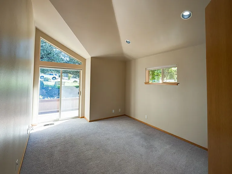 2759 NW Champion Cir — Photo 31