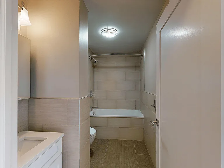 310 Greenwich St #33H — Photo 7