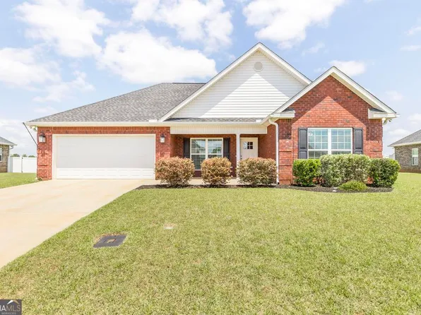 427 Lamplight Dr, Byron, GA 31008
