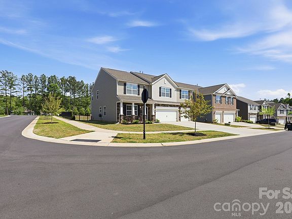 3rd image of 103 Edgehill Ct