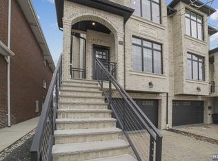 1541 Anderson Ave, Fort Lee, NJ 07024