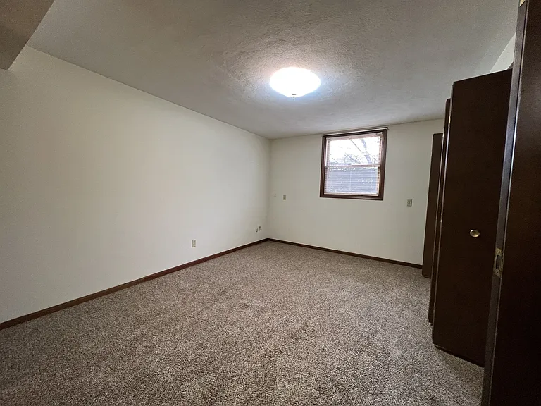 Carriage Hill Apartments — Photo 20