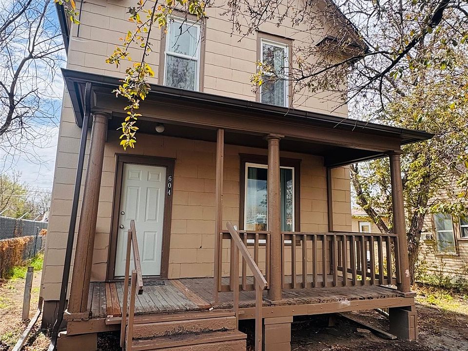 1st image of 604 2nd Ave S
